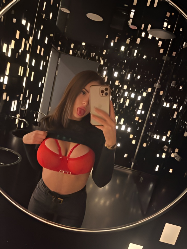 Снежана привлекательная девушка из Ленска цена от 3000 руб