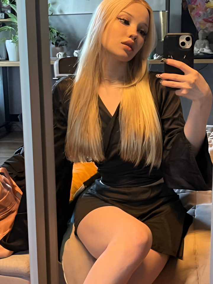 Ульяна привлекательная девушка из Ленска цена от 5000 руб